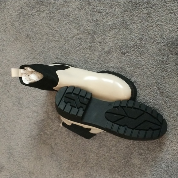 New Ivory/Black Rain Boots by Matisse, Size 10 M - Picture 4 of 5